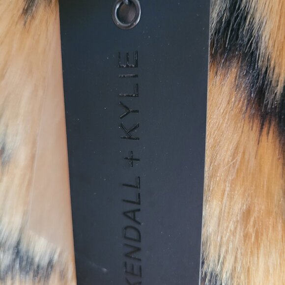 Gorgeous Tiger Faux Fur Knee Length Coat - Picture 2 of 6